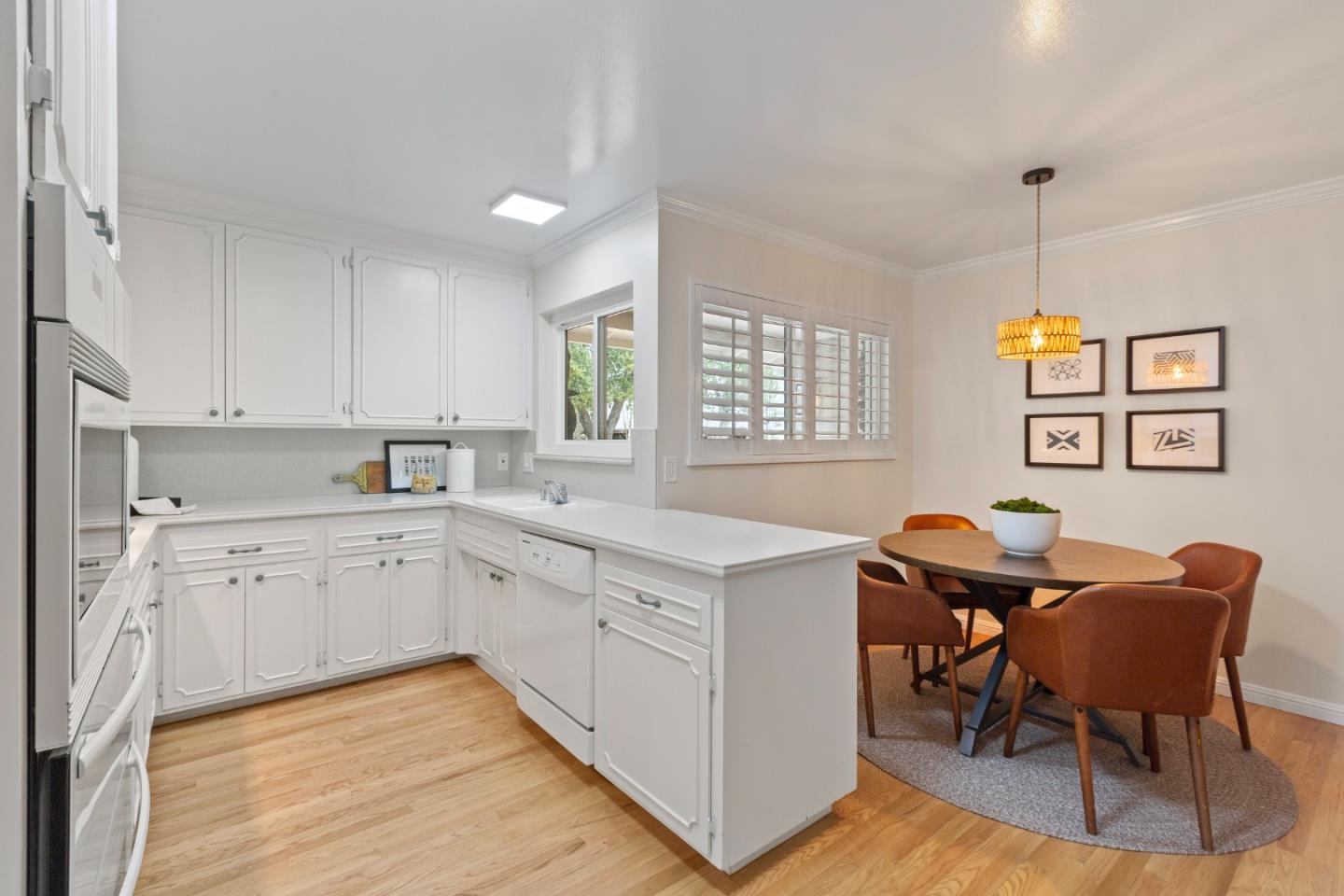 Detail Gallery Image 25 of 77 For 490 Cherry Ave, Los Altos,  CA 94022 - 3 Beds | 2/1 Baths