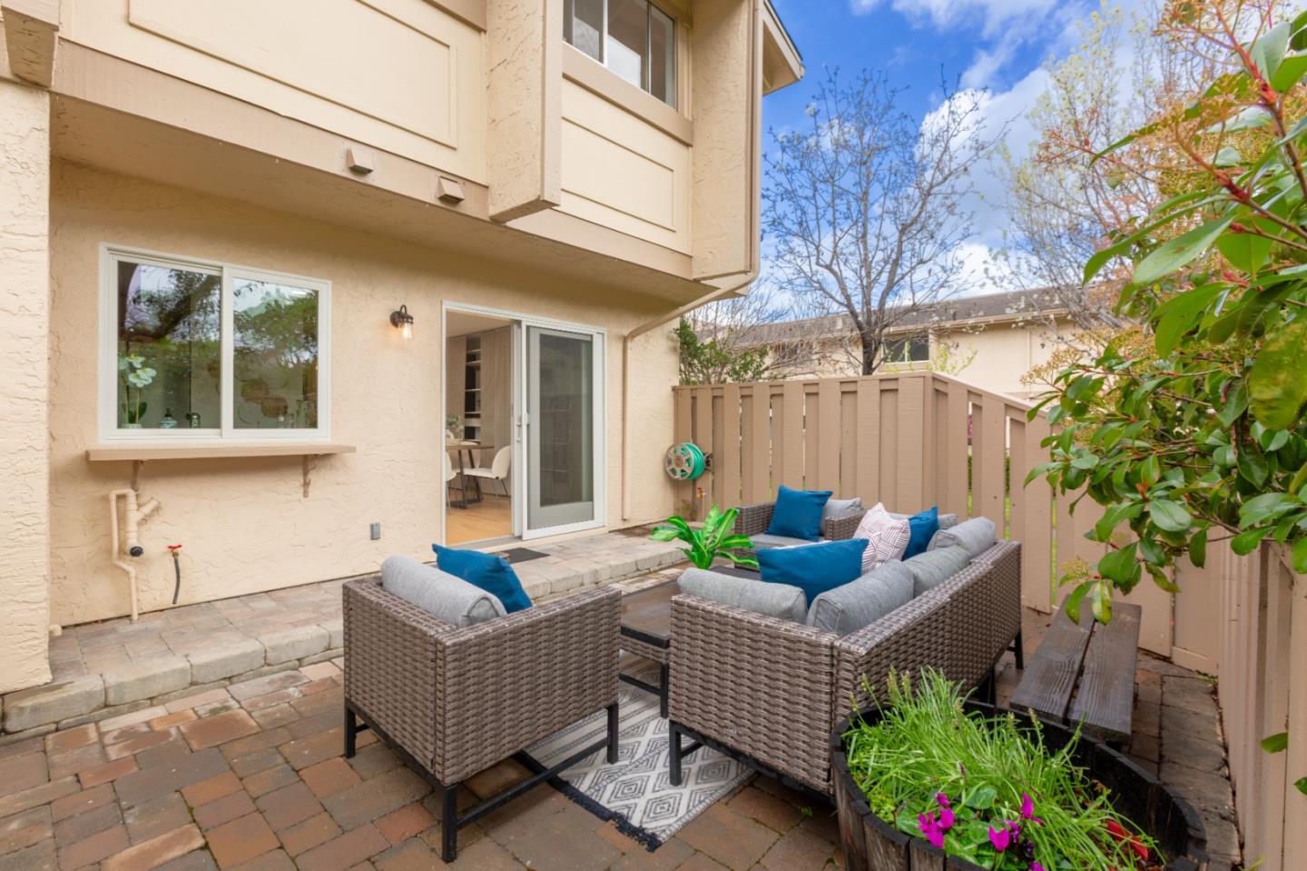 Detail Gallery Image 14 of 53 For 20556 Cedarbrook Ter, Cupertino,  CA 95014 - 3 Beds | 2/1 Baths