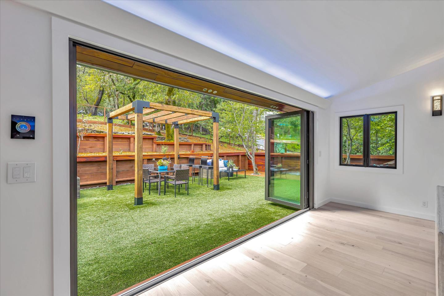 Detail Gallery Image 17 of 73 For 241 Bonita Rd, Portola Valley,  CA 94028 - 3 Beds | 3/1 Baths