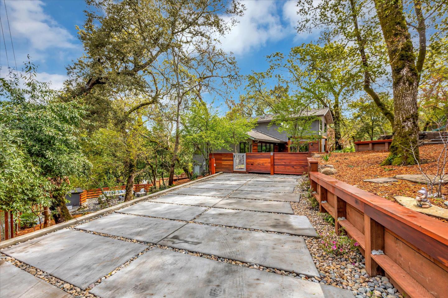 Detail Gallery Image 2 of 73 For 241 Bonita Rd, Portola Valley,  CA 94028 - 3 Beds | 3/1 Baths