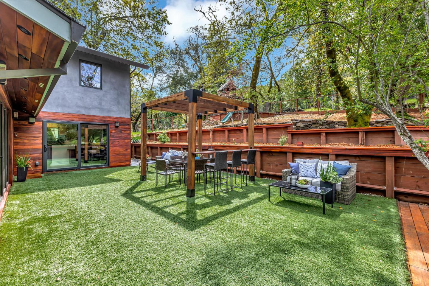 Detail Gallery Image 7 of 73 For 241 Bonita Rd, Portola Valley,  CA 94028 - 3 Beds | 3/1 Baths