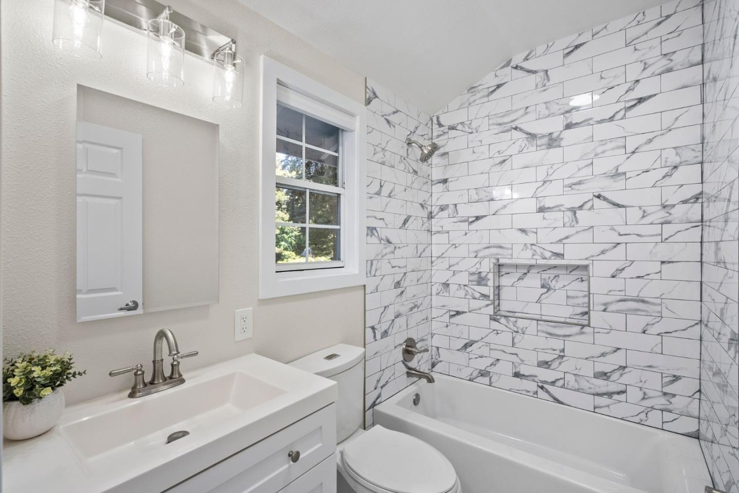 Detail Gallery Image 22 of 28 For 243 Hayward Rd, Aptos,  CA 95003 - 2 Beds | 1 Baths