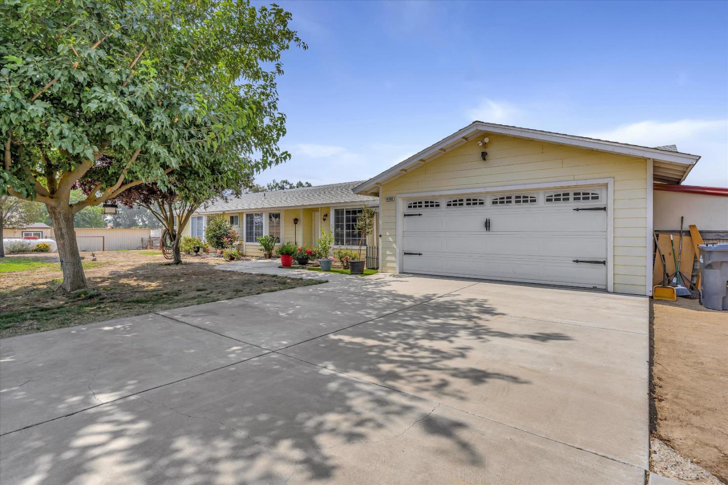 Detail Gallery Image 1 of 25 For 14388 Road 36, Madera,  CA 93636 - 4 Beds | 2 Baths