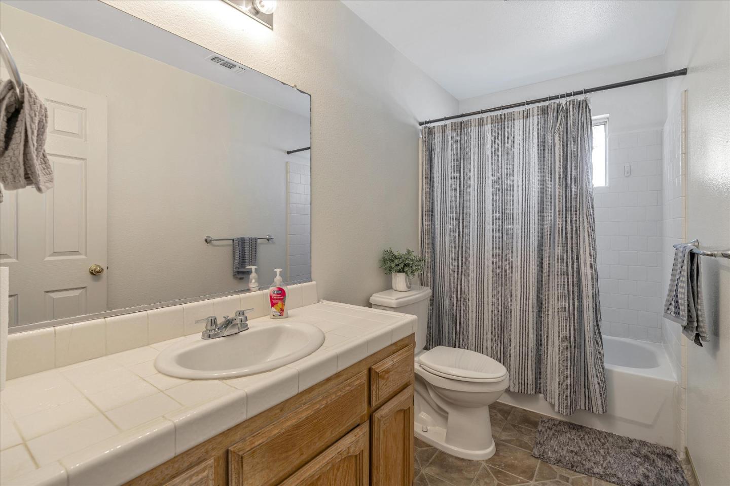 Detail Gallery Image 18 of 25 For 14388 Road 36, Madera,  CA 93636 - 4 Beds | 2 Baths