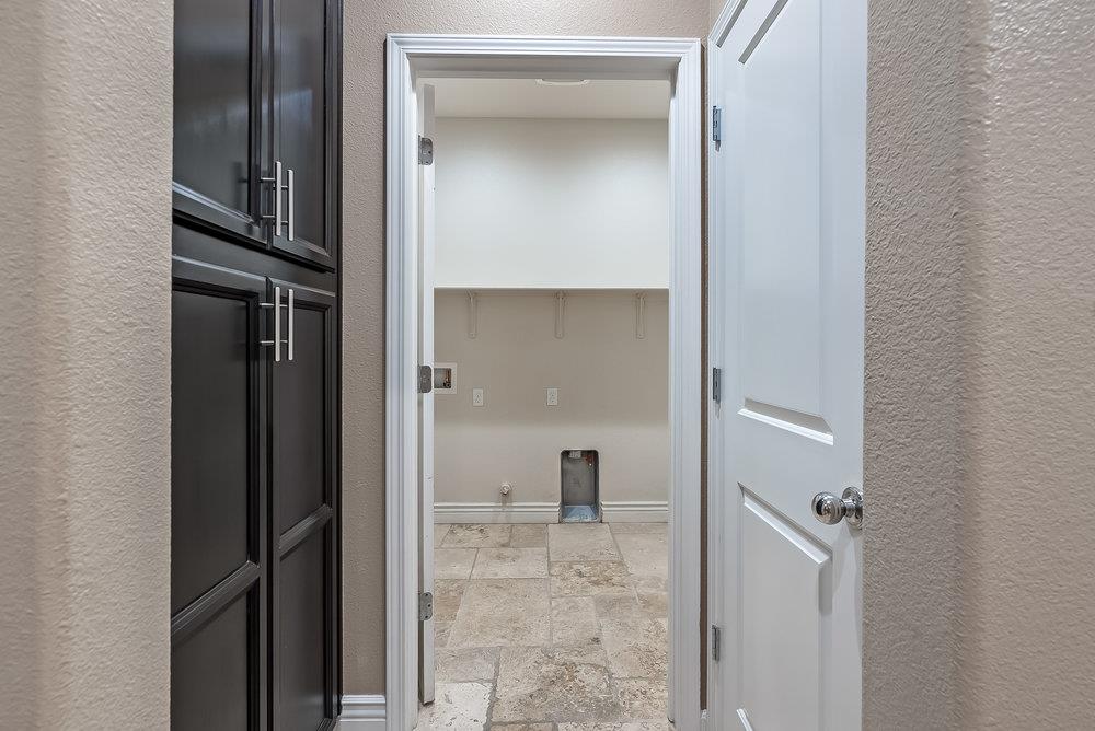 Detail Gallery Image 12 of 40 For 1124 Cabrillo Dr, Hollister,  CA 95023 - 3 Beds | 2 Baths
