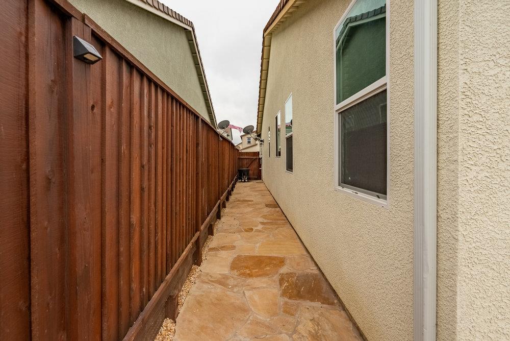 Detail Gallery Image 34 of 40 For 1124 Cabrillo Dr, Hollister,  CA 95023 - 3 Beds | 2 Baths