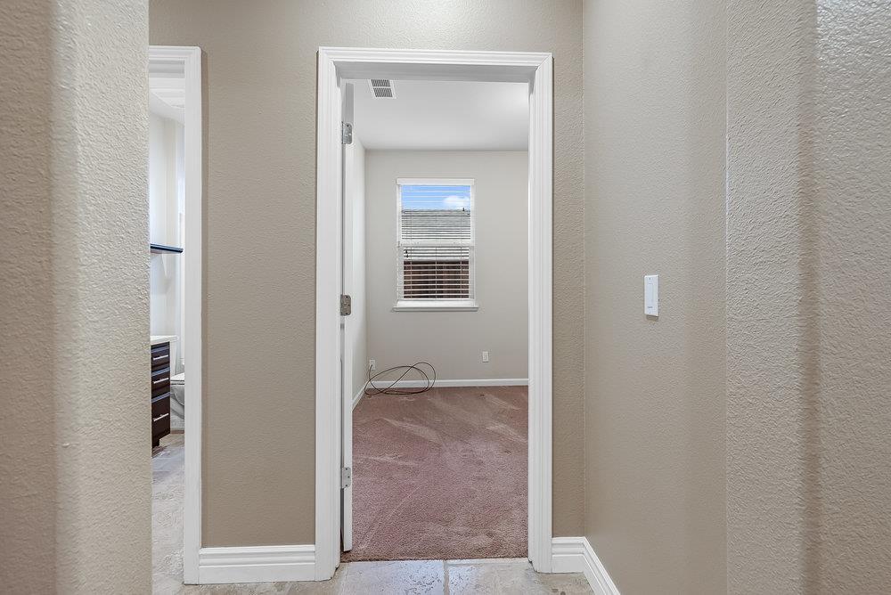 Detail Gallery Image 6 of 40 For 1124 Cabrillo Dr, Hollister,  CA 95023 - 3 Beds | 2 Baths