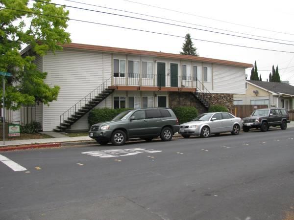 Detail Gallery Image 1 of 2 For 275 Stambaugh St #2,  Redwood City,  CA 94063 - 2 Beds | 1 Baths