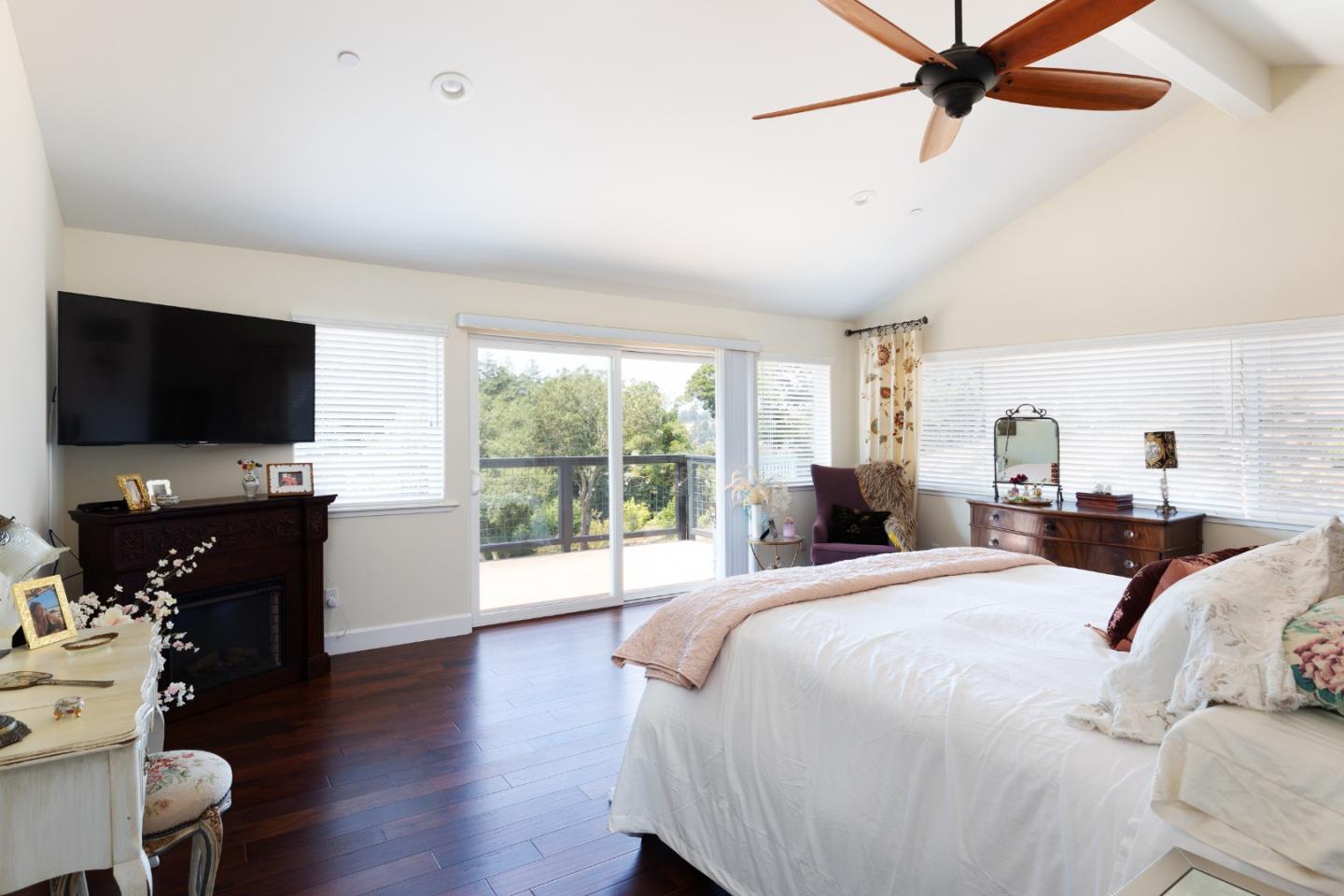 Detail Gallery Image 19 of 43 For 150 Meadow Haven Ln, Soquel,  CA 95073 - 4 Beds | 3/1 Baths