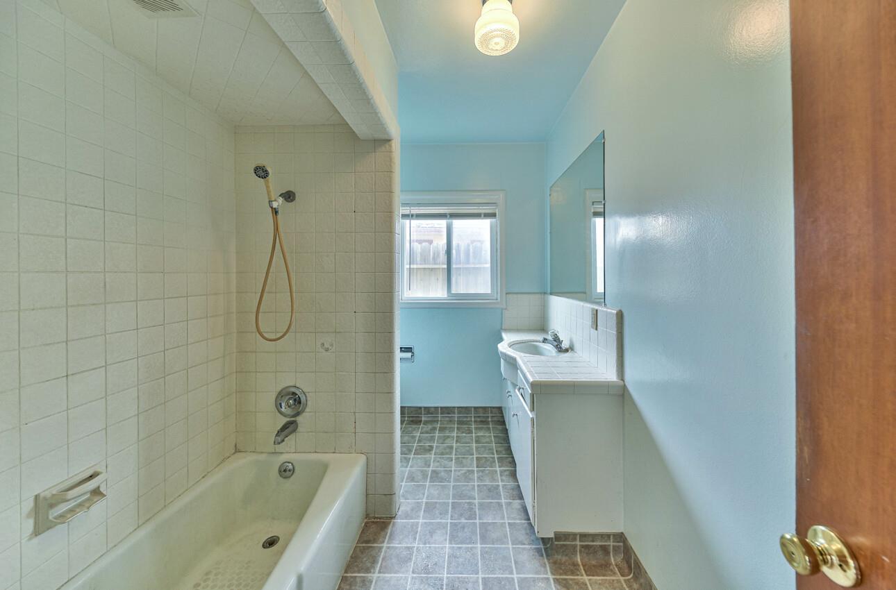 Detail Gallery Image 24 of 33 For 126 San Miguel Ave, Salinas,  CA 93901 - 3 Beds | 1 Baths