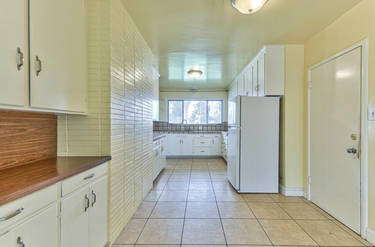 Detail Gallery Image 8 of 33 For 126 San Miguel Ave, Salinas,  CA 93901 - 3 Beds | 1 Baths