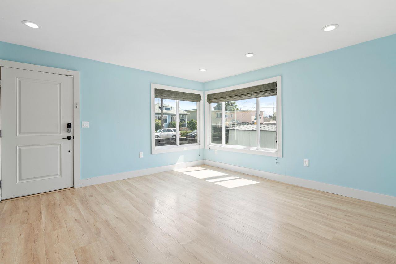 Detail Gallery Image 2 of 23 For 10709 Pearmain St, Oakland,  CA 94603 - 3 Beds | 2 Baths