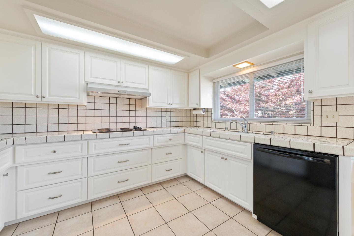 Detail Gallery Image 27 of 43 For 6560-6562 Crown Blvd, San Jose,  CA 95120 - 3 Beds | 1 Baths