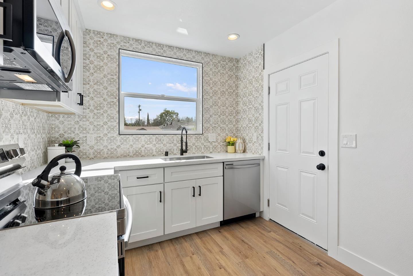 Detail Gallery Image 14 of 36 For 158 S Morrison Ave, San Jose,  CA 95126 - 3 Beds | 2 Baths