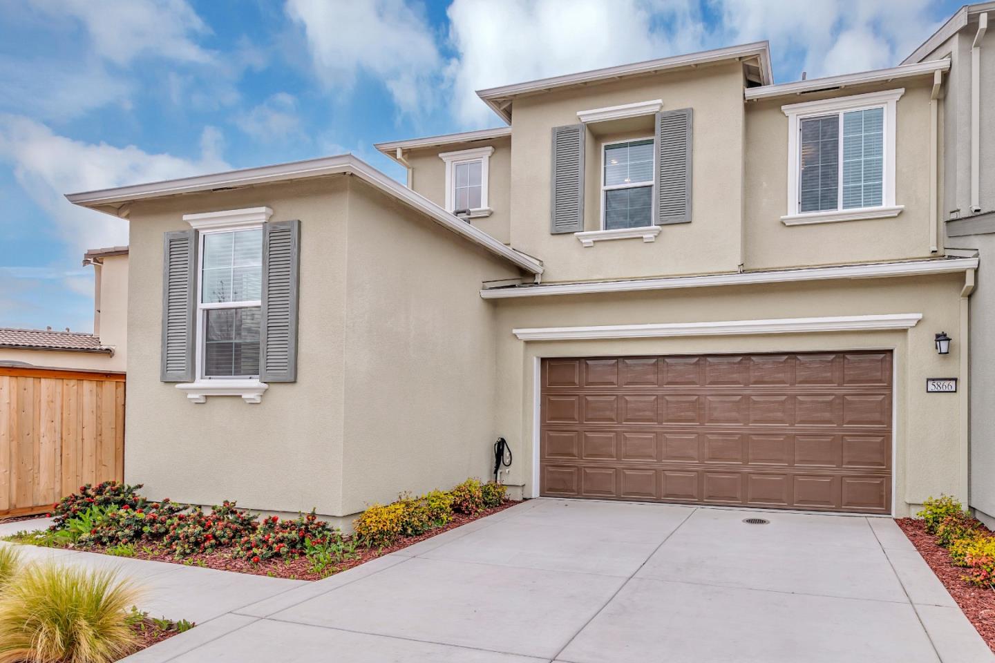 Detail Gallery Image 1 of 47 For 5866 Markham Ct, Tracy,  CA 95377 - 3 Beds | 2/1 Baths