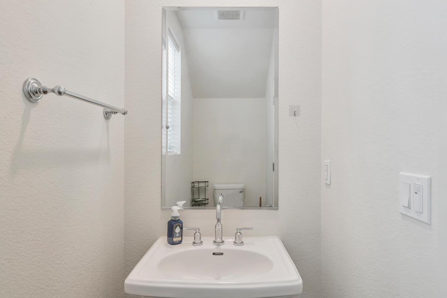 Detail Gallery Image 32 of 47 For 5866 Markham Ct, Tracy,  CA 95377 - 3 Beds | 2/1 Baths