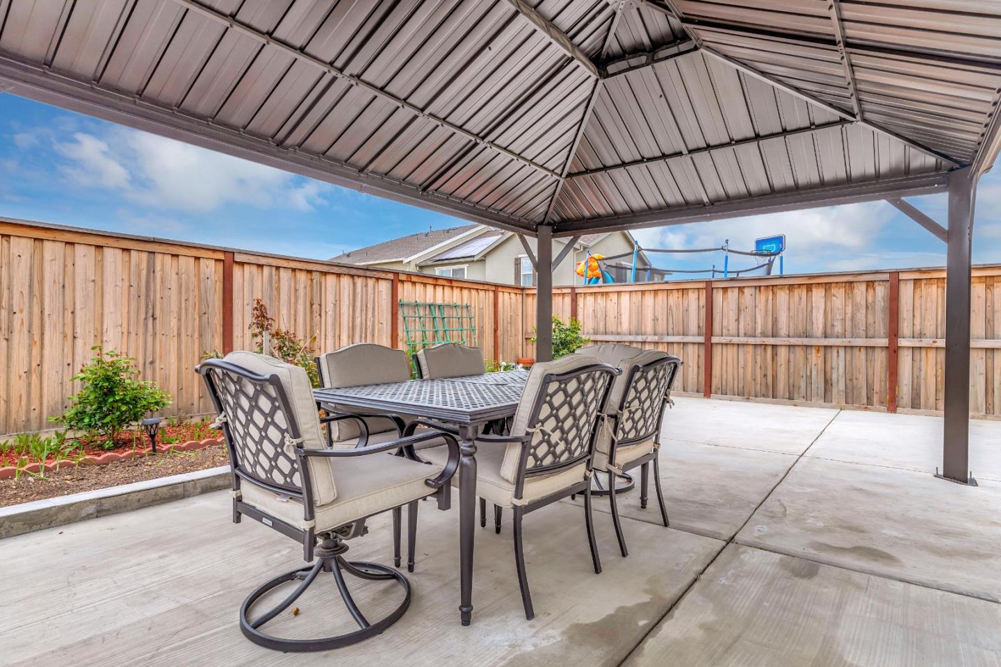 Detail Gallery Image 35 of 47 For 5866 Markham Ct, Tracy,  CA 95377 - 3 Beds | 2/1 Baths