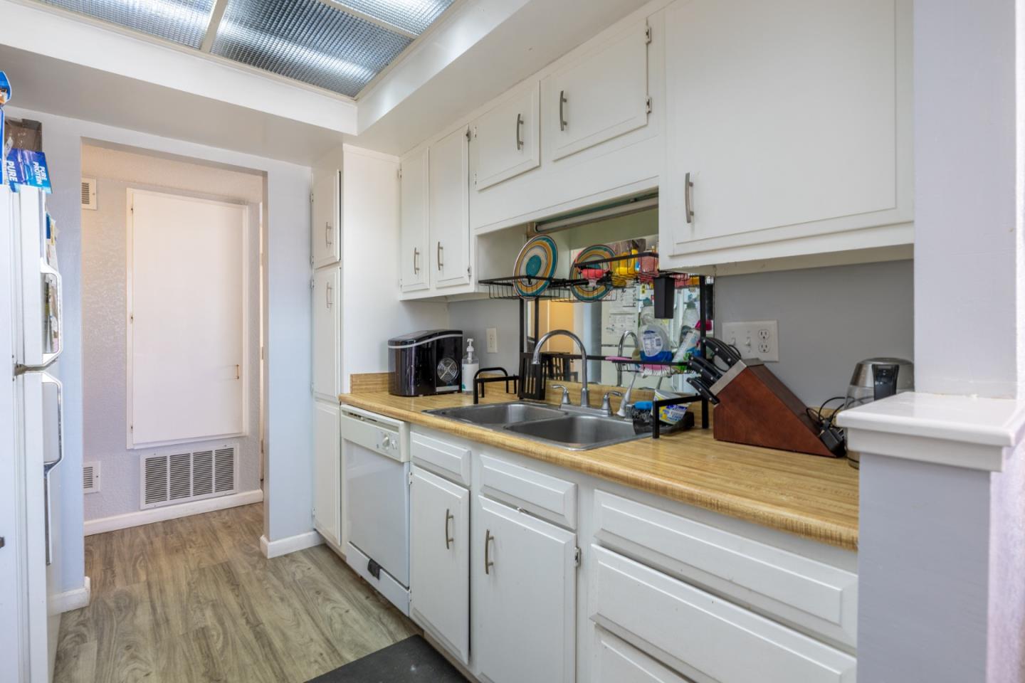 Detail Gallery Image 10 of 14 For 2400 N Main St #F,  Salinas,  CA 93906 - 1 Beds | 1 Baths