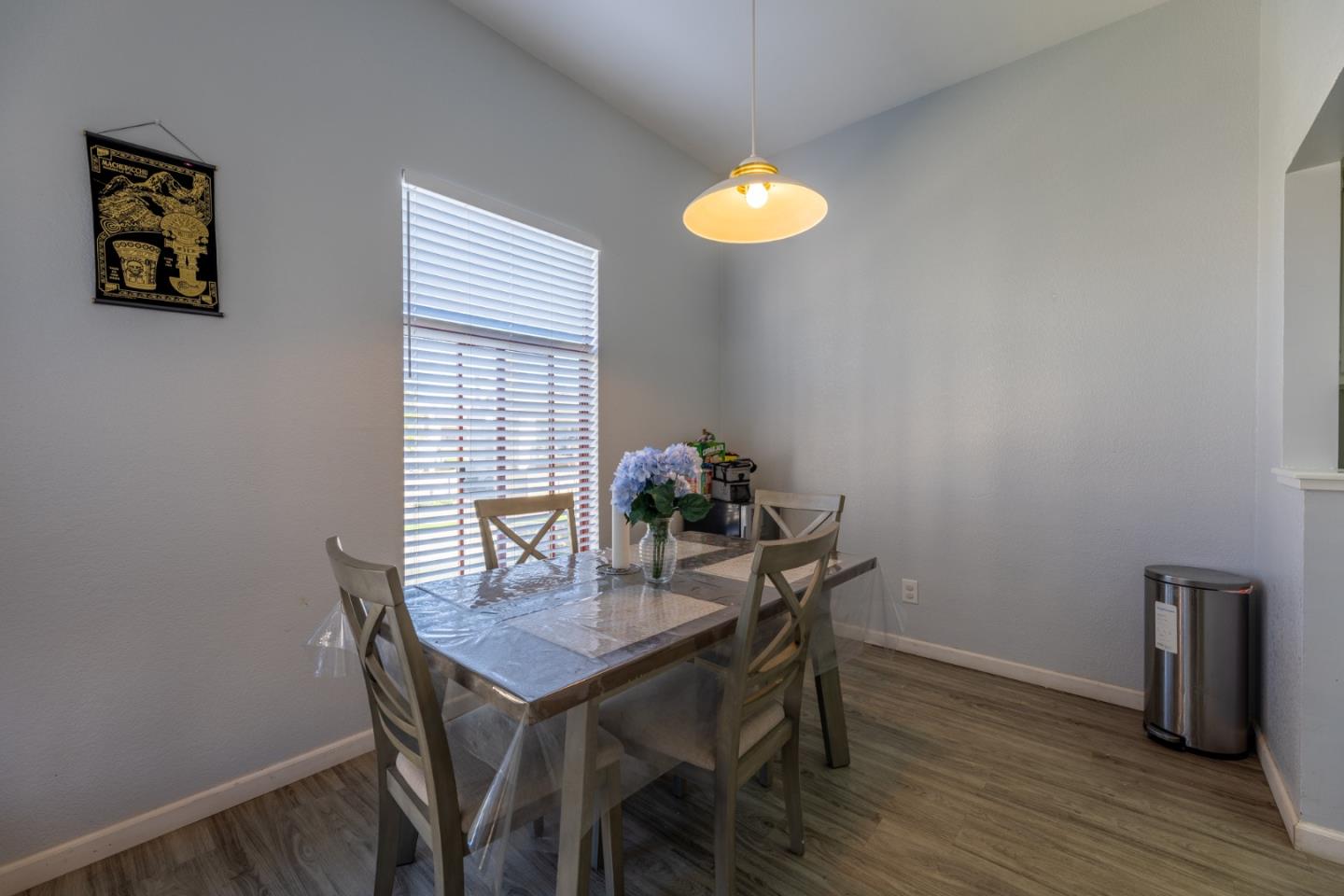 Detail Gallery Image 8 of 14 For 2400 N Main St #F,  Salinas,  CA 93906 - 1 Beds | 1 Baths