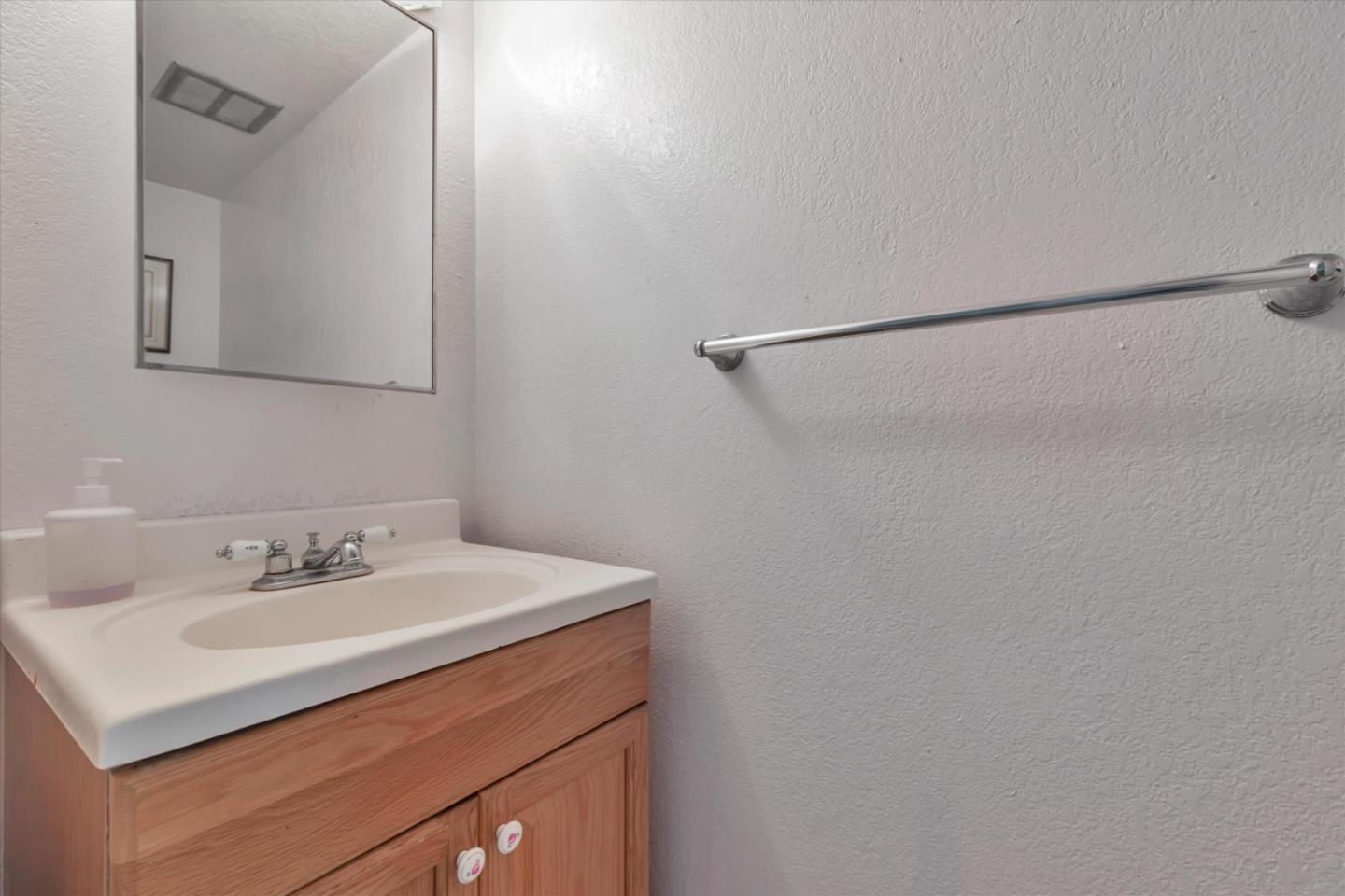 Detail Gallery Image 10 of 24 For 2044 Pollen Ct, San Jose,  CA 95131 - 4 Beds | 1/1 Baths