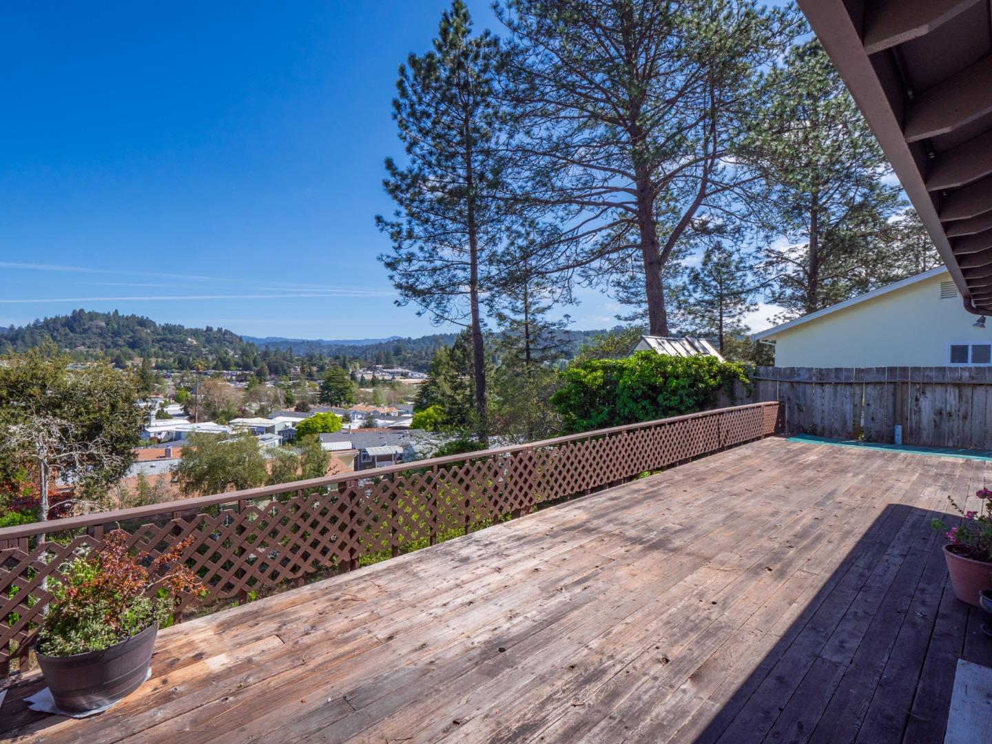 Detail Gallery Image 37 of 44 For 451 Estrella Dr, Scotts Valley,  CA 95066 - 5 Beds | 3/1 Baths
