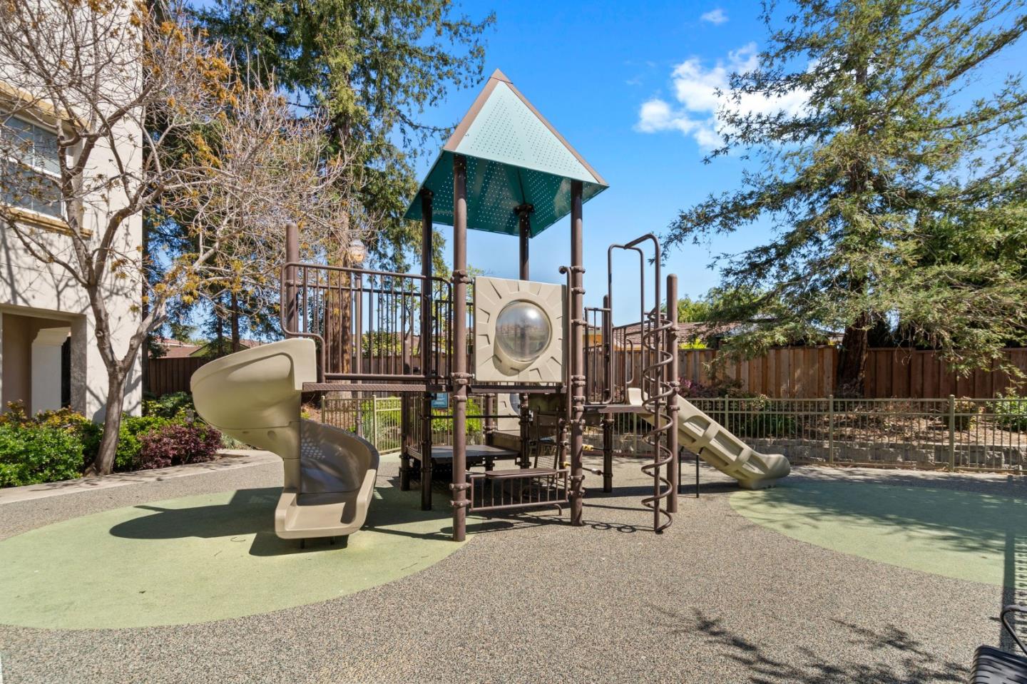 Detail Gallery Image 30 of 36 For 760 Grandview Ter, San Jose,  CA 95133 - 2 Beds | 2/1 Baths