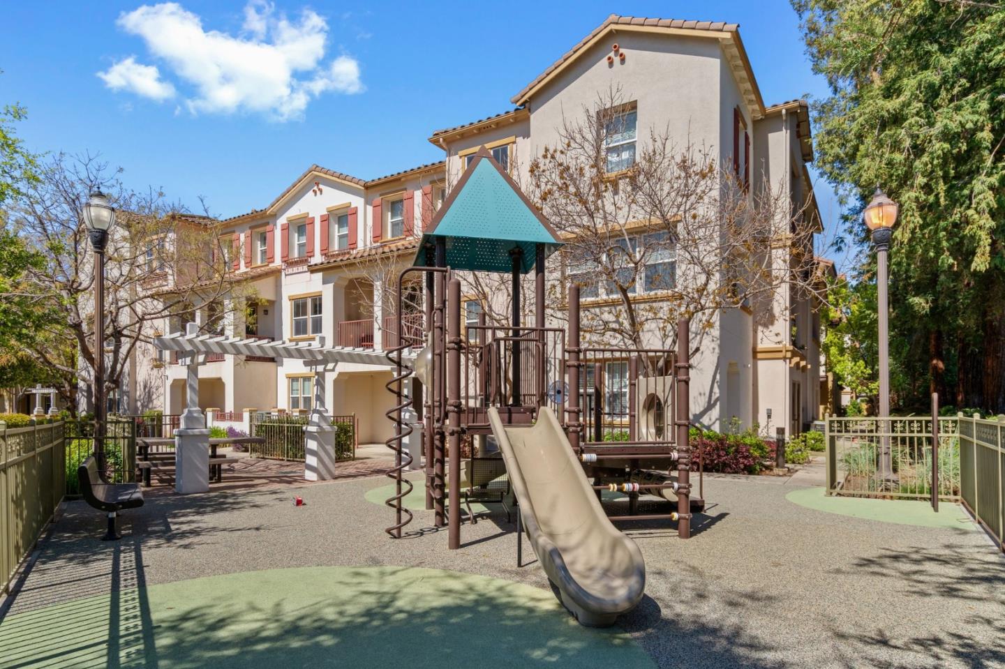 Detail Gallery Image 31 of 36 For 760 Grandview Ter, San Jose,  CA 95133 - 2 Beds | 2/1 Baths