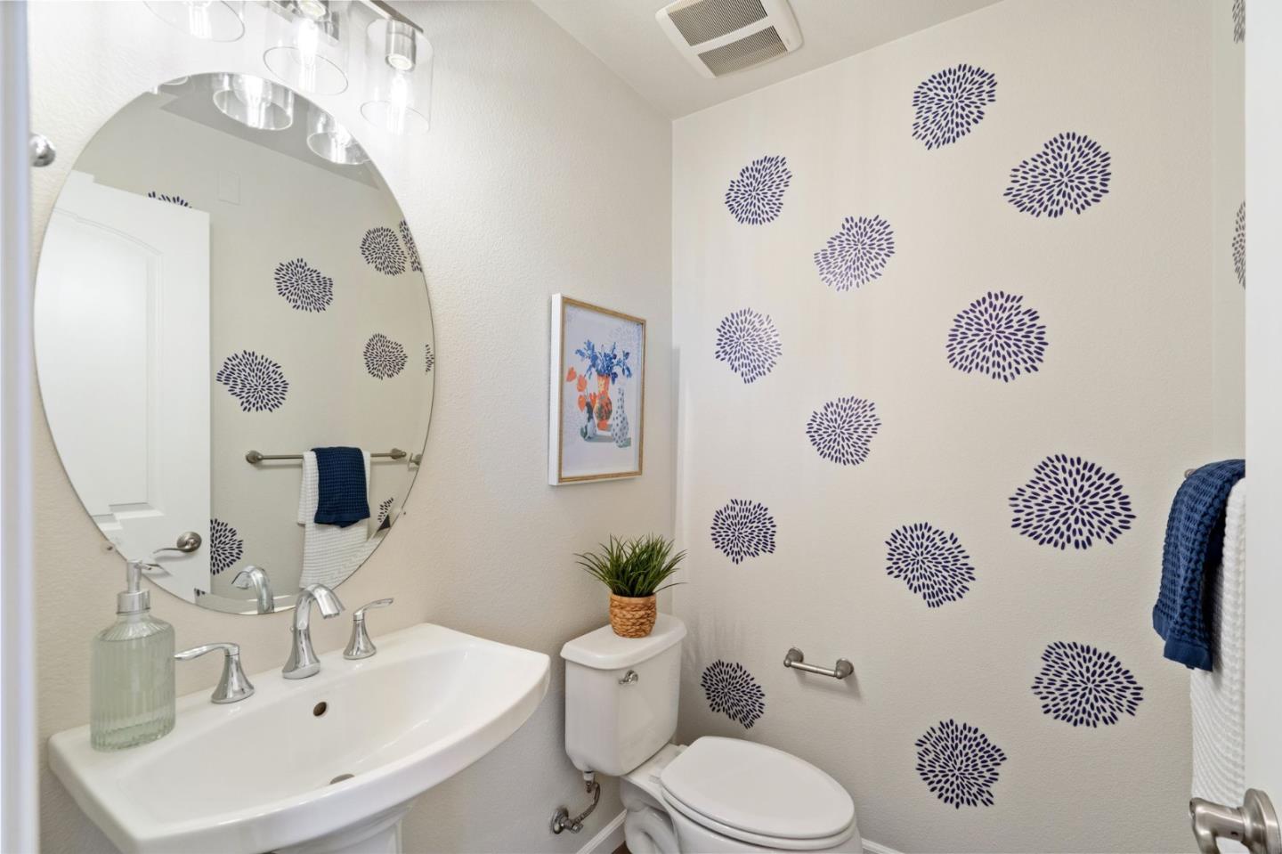 Detail Gallery Image 8 of 36 For 760 Grandview Ter, San Jose,  CA 95133 - 2 Beds | 2/1 Baths