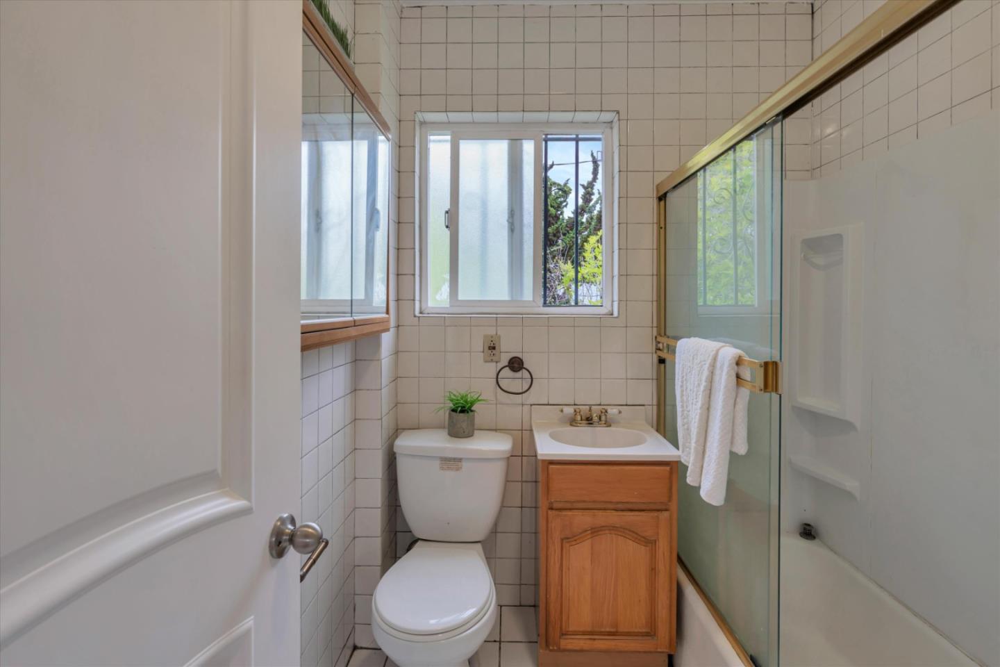 Detail Gallery Image 15 of 26 For 1904 Blake St, Berkeley,  CA 94704 - 3 Beds | 2 Baths
