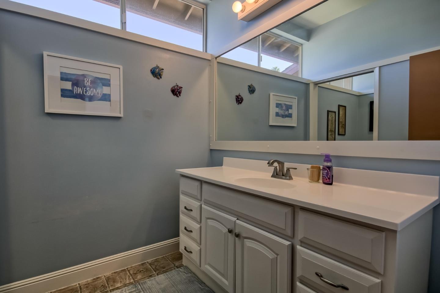 Detail Gallery Image 25 of 37 For 561 Donald Dr, Hollister,  CA 95023 - 4 Beds | 2/1 Baths