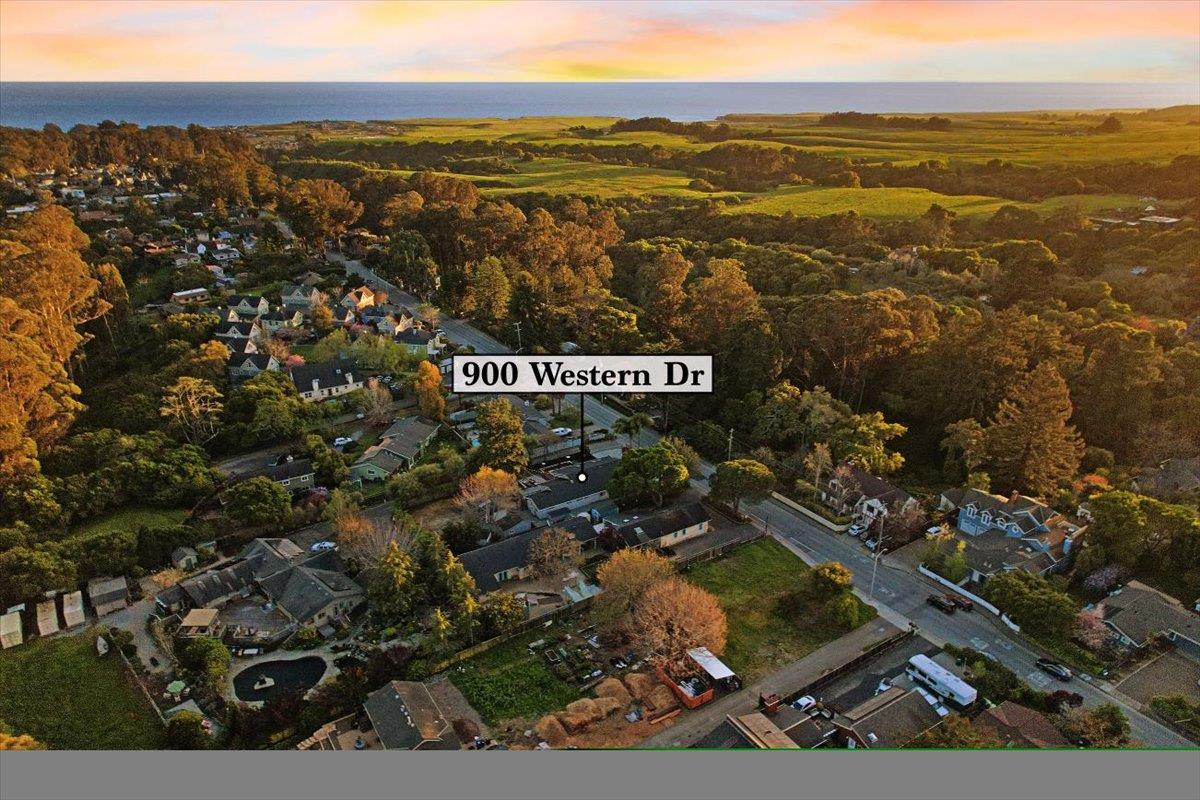 900 Western Dr, Santa Cruz, CA 95060