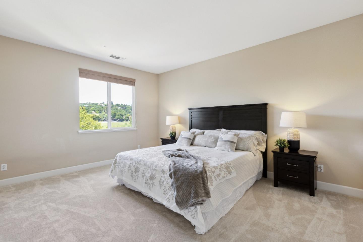 Detail Gallery Image 21 of 57 For 7954 Spanish Oak Cir, Gilroy,  CA 95020 - 4 Beds | 2/1 Baths