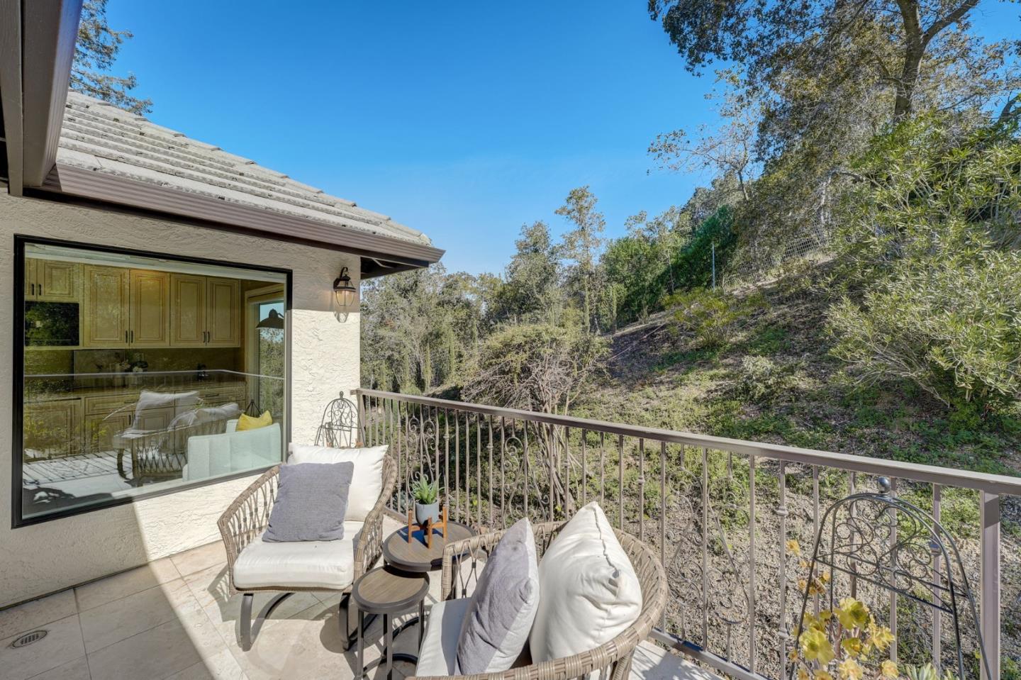 Detail Gallery Image 101 of 178 For 15965 Shannon Rd, Los Gatos,  CA 95032 - 5 Beds | 3/1 Baths