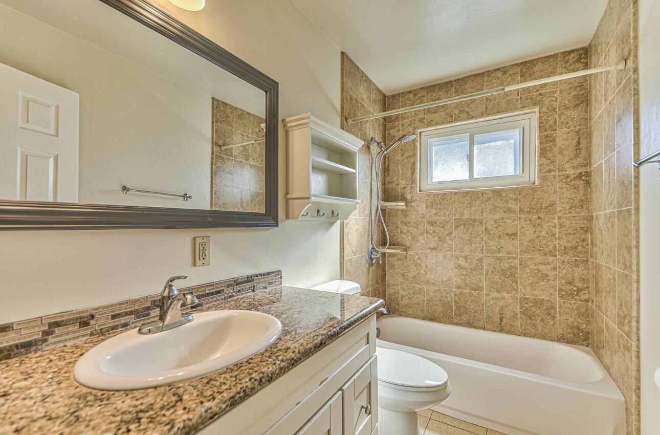 Detail Gallery Image 8 of 20 For 1674 Harding St, Seaside,  CA 93955 - 3 Beds | 1/1 Baths