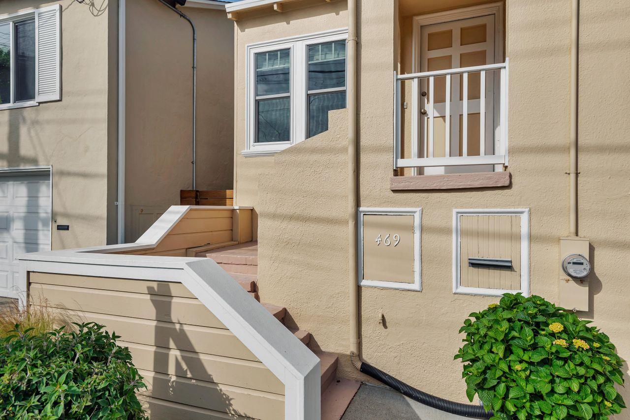 Detail Gallery Image 4 of 38 For 469 Elm Ave, San Bruno,  CA 94066 - 2 Beds | 1 Baths