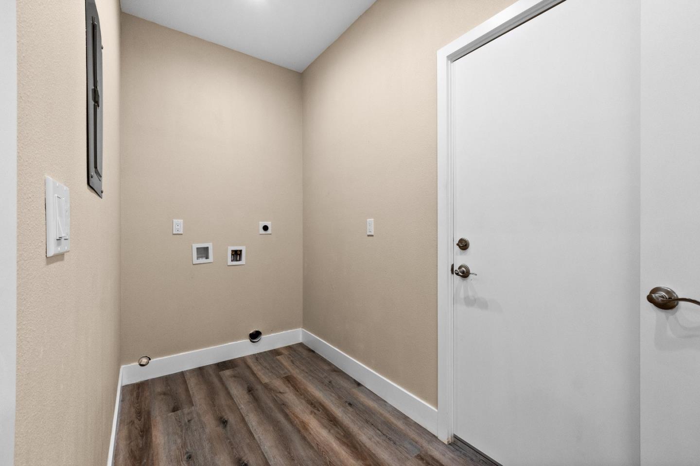 Detail Gallery Image 15 of 42 For 2464 Cory Ave, San Jose,  CA 95128 - 3 Beds | 3/1 Baths