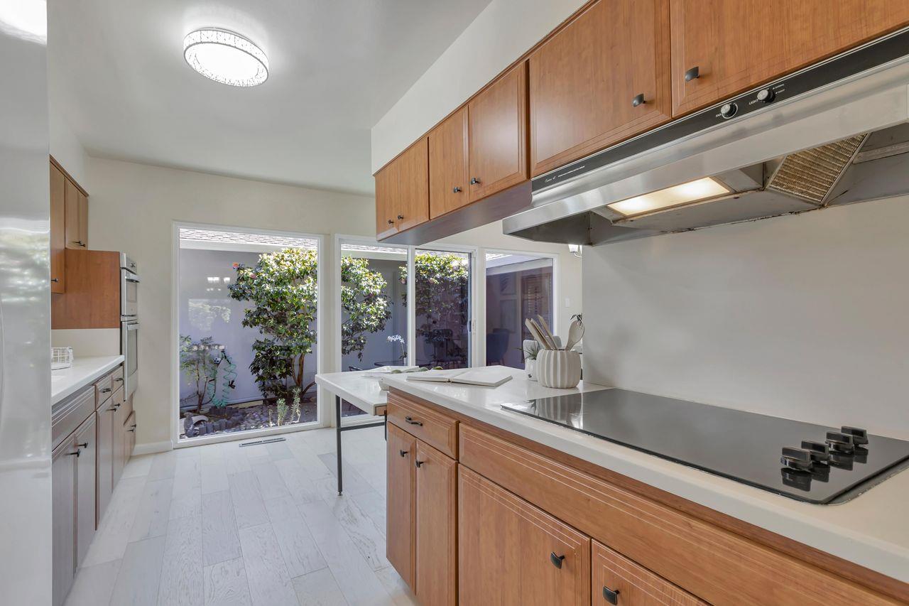 Detail Gallery Image 14 of 37 For 1350 Terrace Dr, Millbrae,  CA 94030 - 3 Beds | 2 Baths