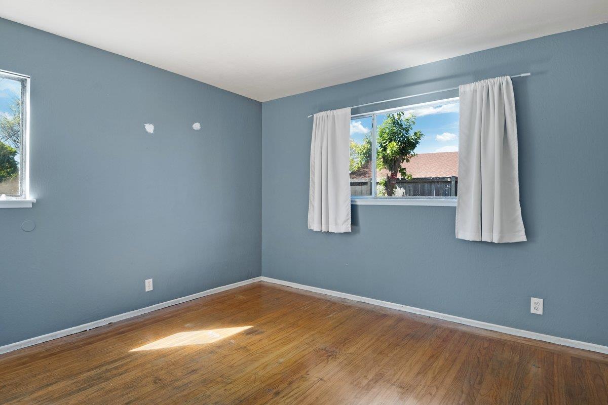 Detail Gallery Image 19 of 31 For 1690 Morgan St, Mountain View,  CA 94043 - 3 Beds | 2 Baths
