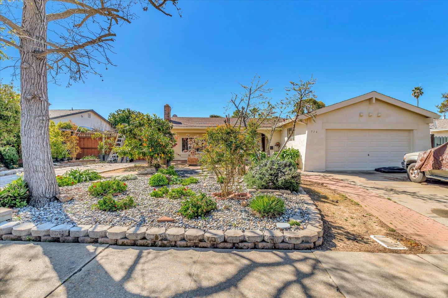 Detail Gallery Image 1 of 36 For 716 Anna Maria St, Livermore,  CA 94550 - 3 Beds | 2 Baths