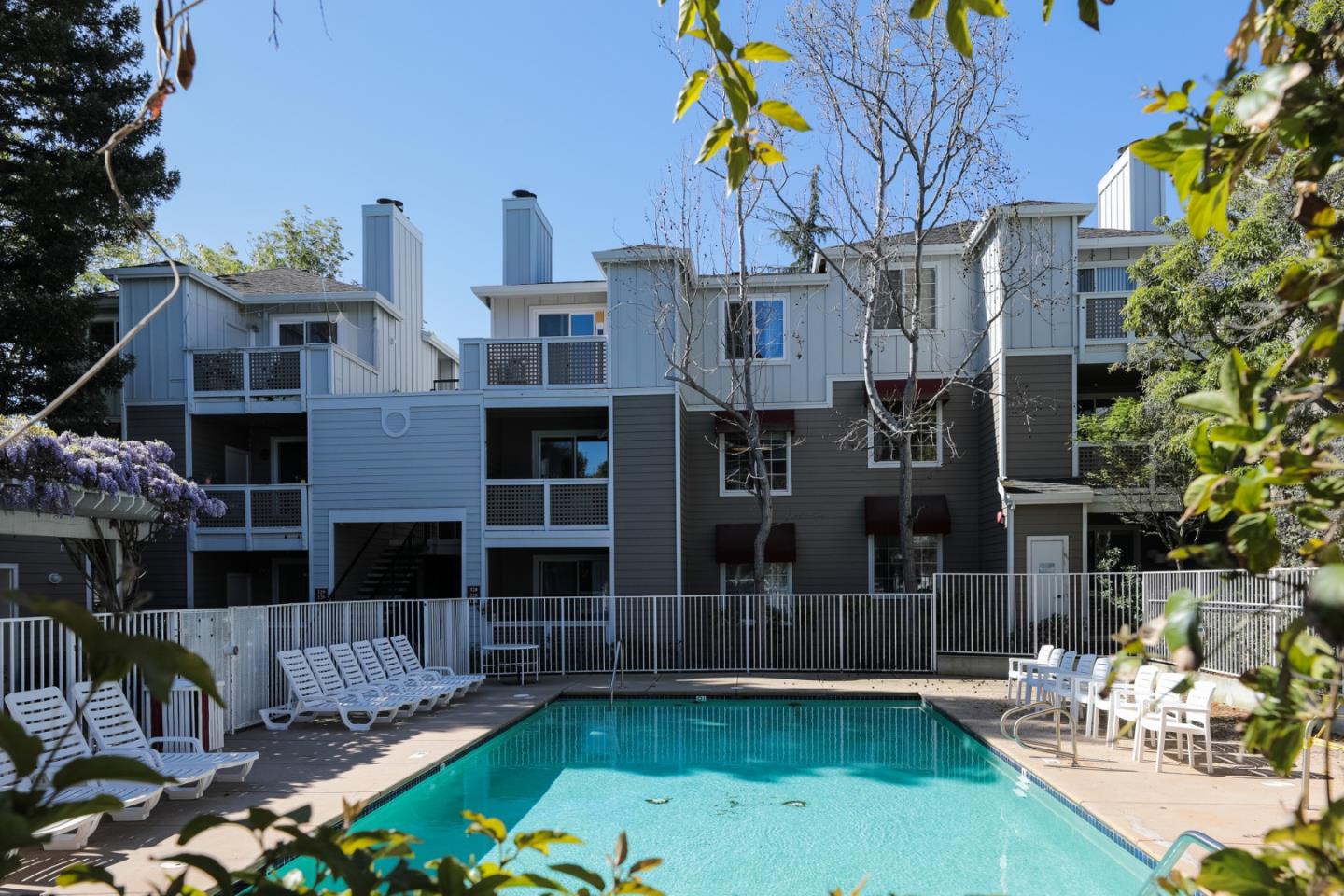 Detail Gallery Image 1 of 20 For 250 Santa Fe Ter #228,  Sunnyvale,  CA 94085 - 3 Beds | 2 Baths