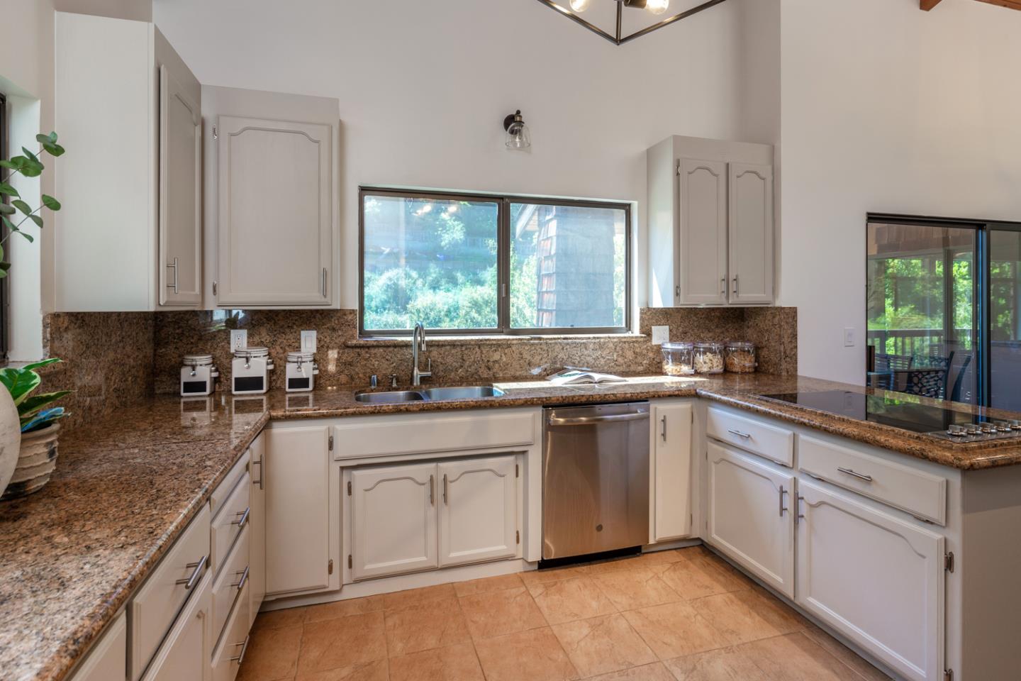 Detail Gallery Image 12 of 38 For 27381 Moody Rd, Los Altos Hills,  CA 94022 - 4 Beds | 2/1 Baths