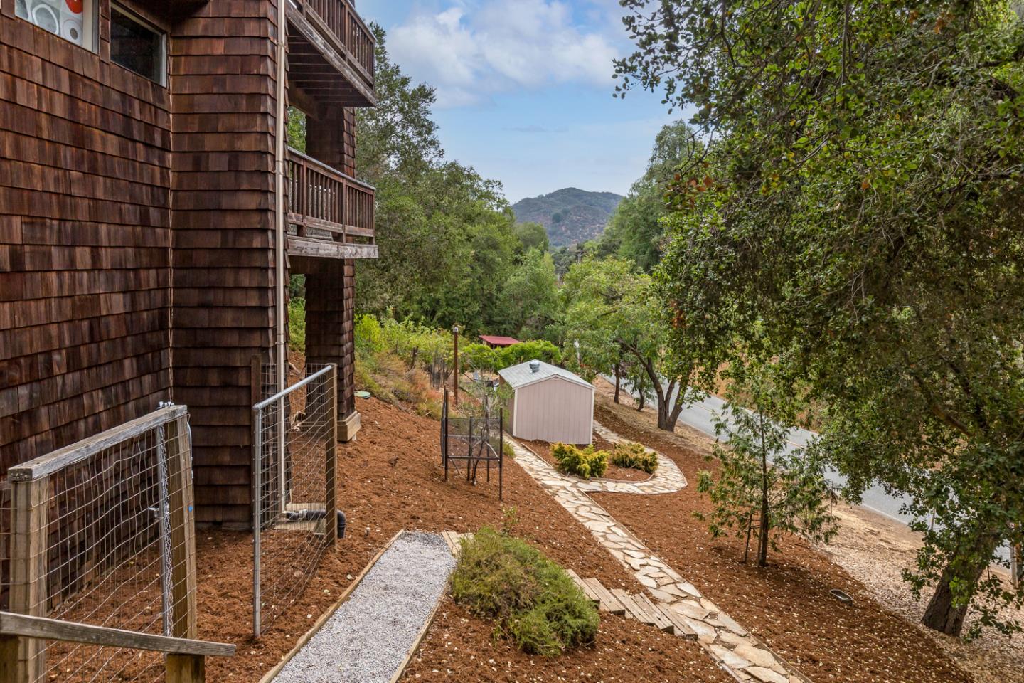 Detail Gallery Image 34 of 38 For 27381 Moody Rd, Los Altos Hills,  CA 94022 - 4 Beds | 2/1 Baths