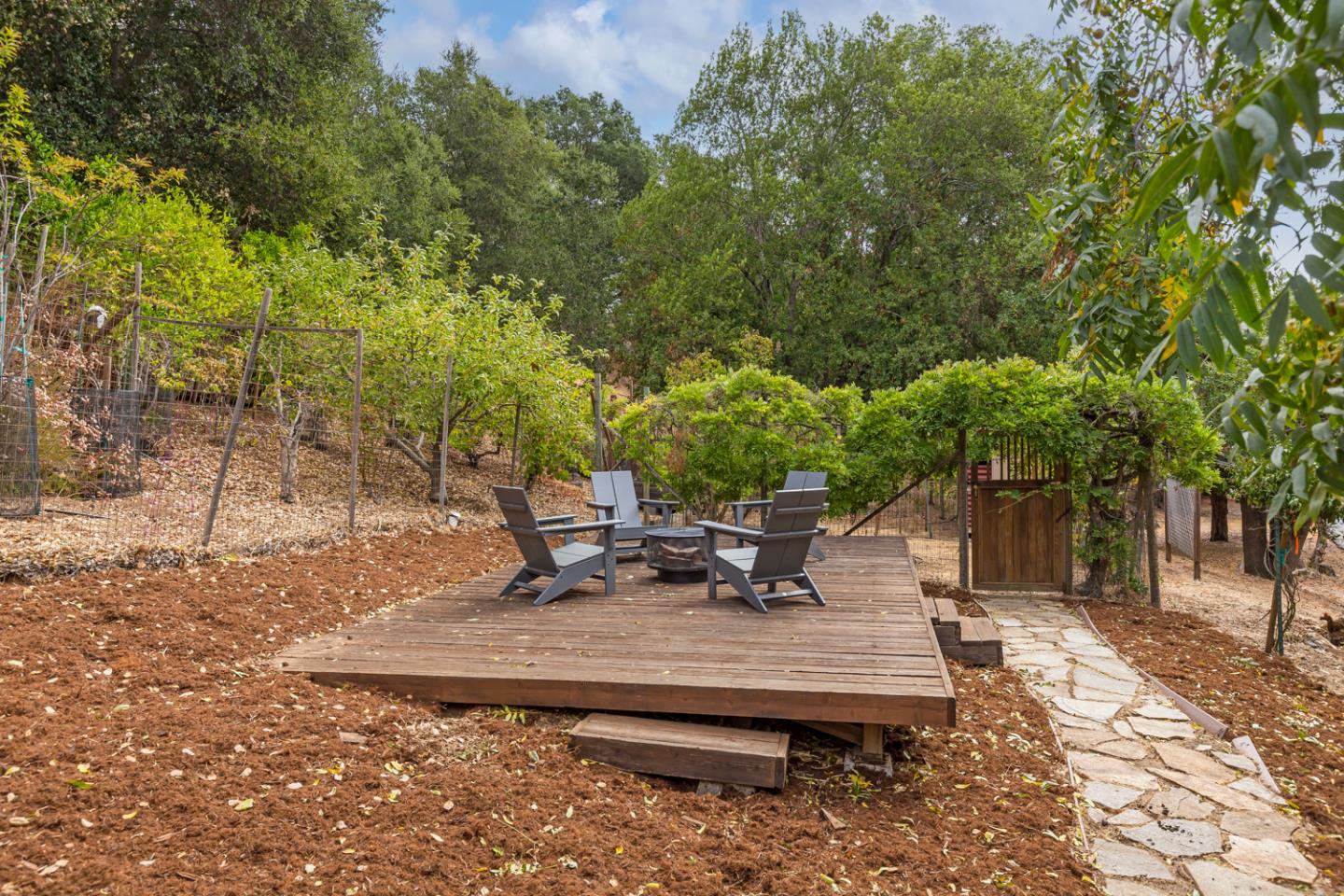 Detail Gallery Image 35 of 38 For 27381 Moody Rd, Los Altos Hills,  CA 94022 - 4 Beds | 2/1 Baths