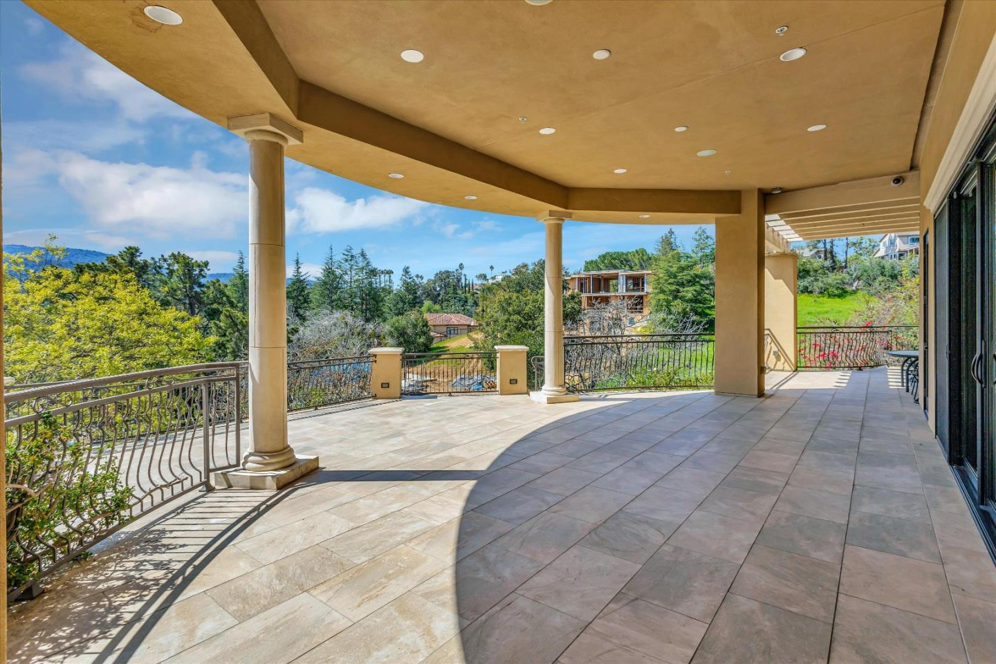 Detail Gallery Image 36 of 43 For 24570 Ruth Lee Ct, Los Altos,  CA 94024 - 5 Beds | 4/2 Baths
