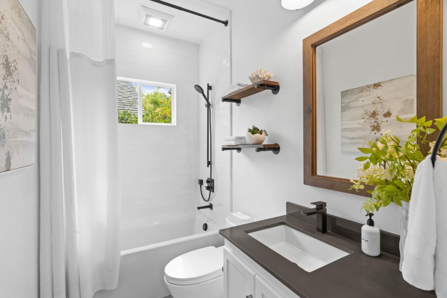 Detail Gallery Image 11 of 23 For 1026 Webster St, Palo Alto,  CA 94301 - 3 Beds | 2 Baths