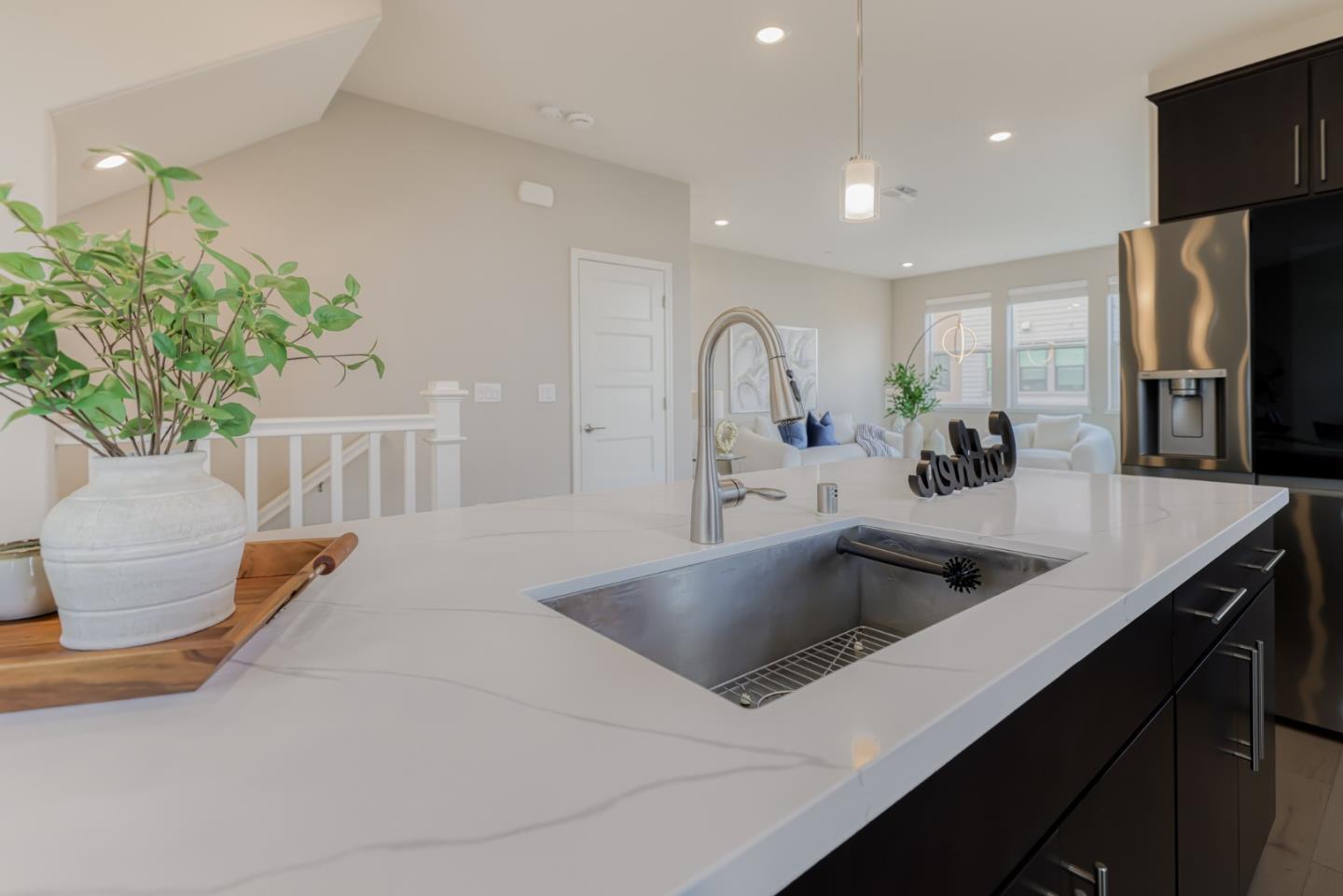 Detail Gallery Image 11 of 45 For 2725 Ball Pl #6,  Santa Clara,  CA 95051 - 3 Beds | 2/1 Baths
