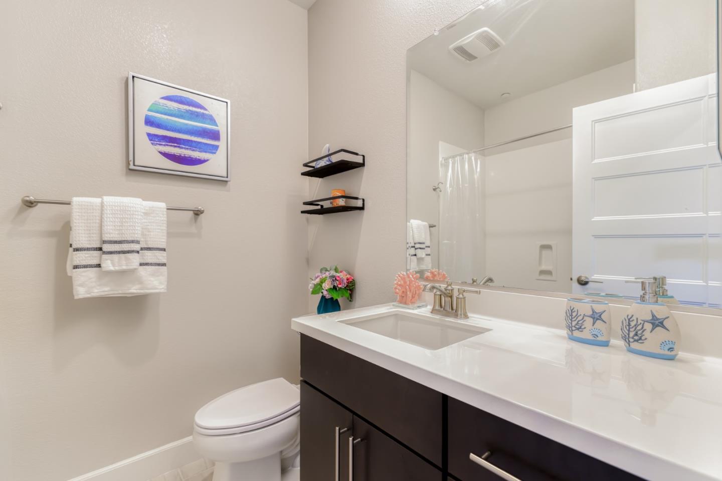 Detail Gallery Image 34 of 42 For 2725 Ball Pl #6,  Santa Clara,  CA 95051 - 3 Beds | 2/1 Baths