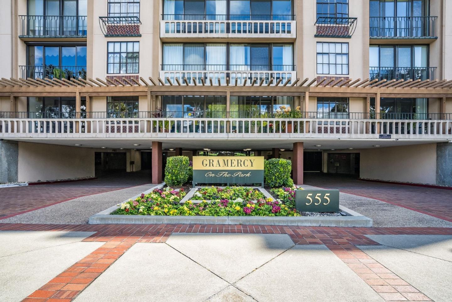 Detail Gallery Image 3 of 34 For 555 Laurel Ave #302,  San Mateo,  CA 94401 - 2 Beds | 2 Baths