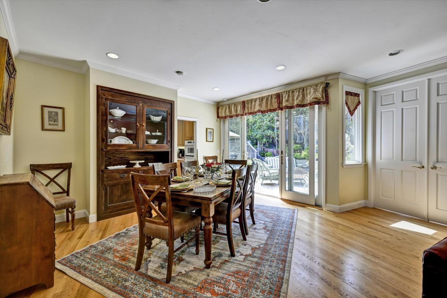 Detail Gallery Image 10 of 59 For 462 Lockewood Ln, Scotts Valley,  CA 95066 - 5 Beds | 3/1 Baths