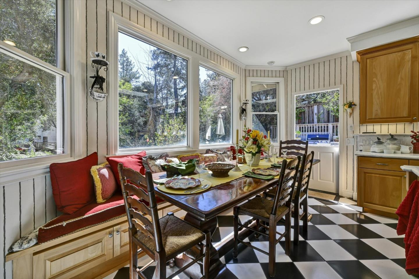 Detail Gallery Image 20 of 58 For 462 Lockewood Ln, Scotts Valley,  CA 95066 - 5 Beds | 3/1 Baths